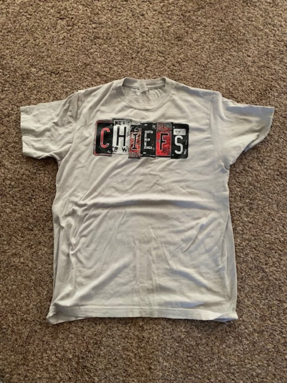 M Kansas City chiefs popular license plate tshirt, NEW without tags